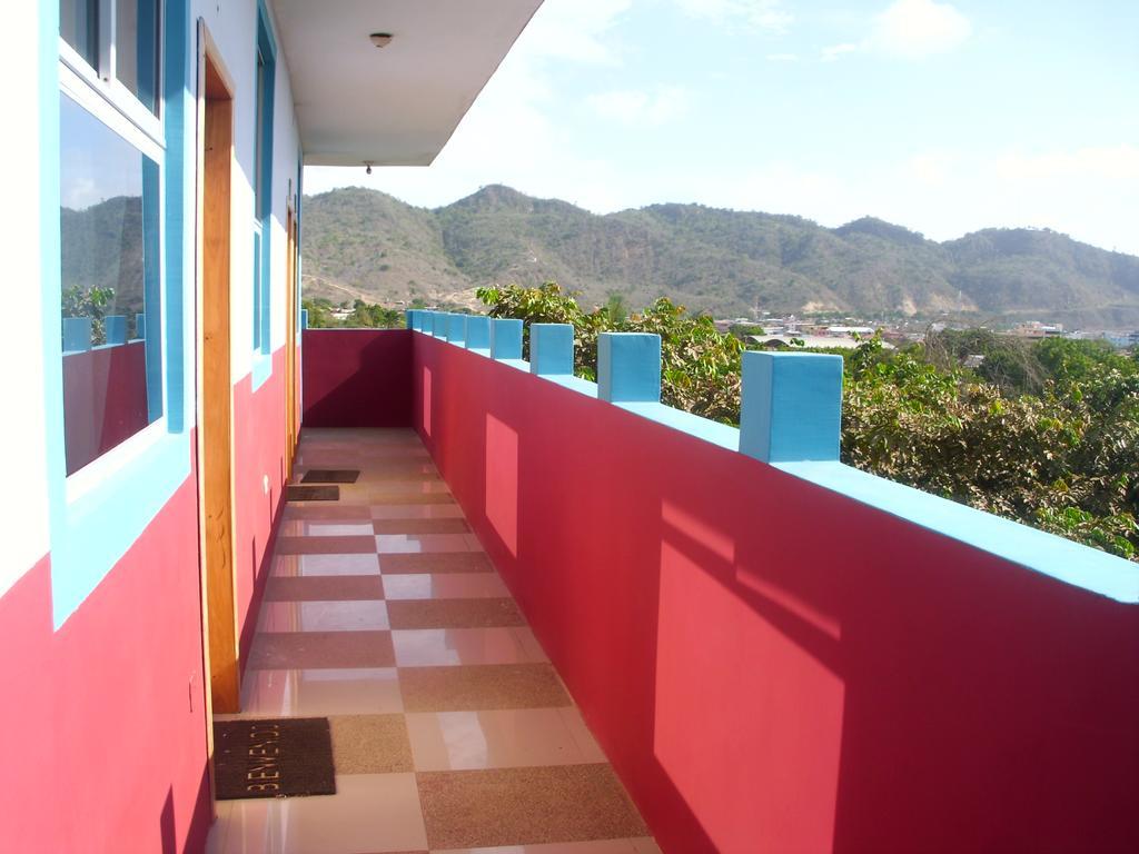 Hostal Alcazaba Puerto López Exterior foto
